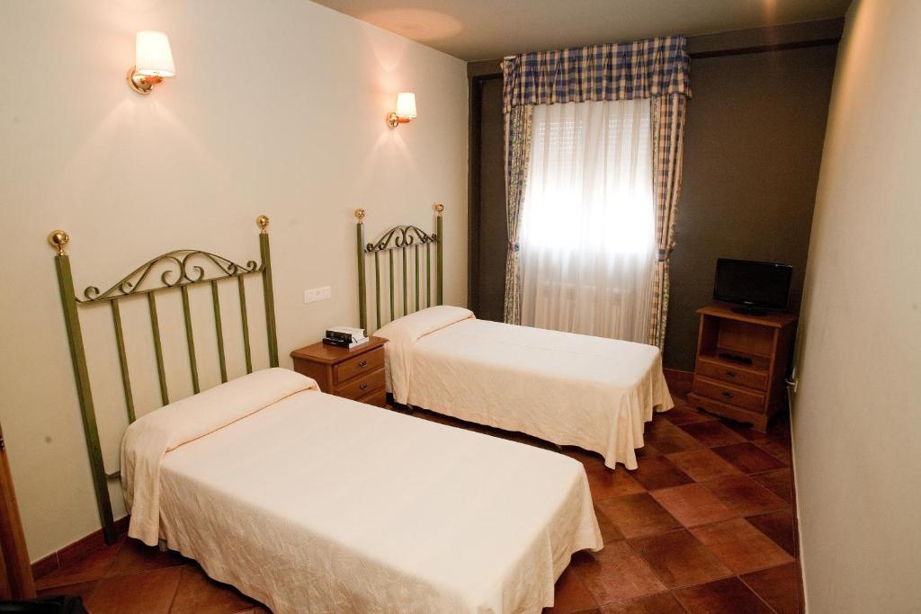 Hotel El Balcon Aviles Room photo